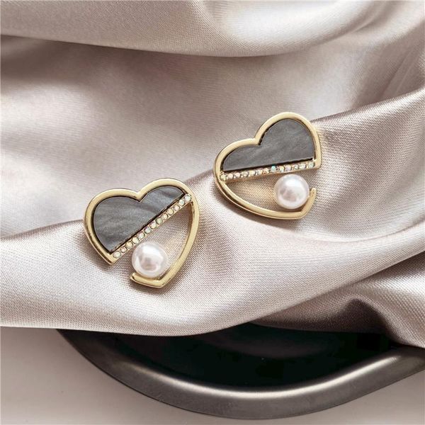 simple trend love series imitation pearl earrings fashion jewelry earrings creative gifts korean for women., Golden;silver
simple trend love series imitation pearl earrings fashion jewelry earrings creative gifts korean for women., Golden;silver
