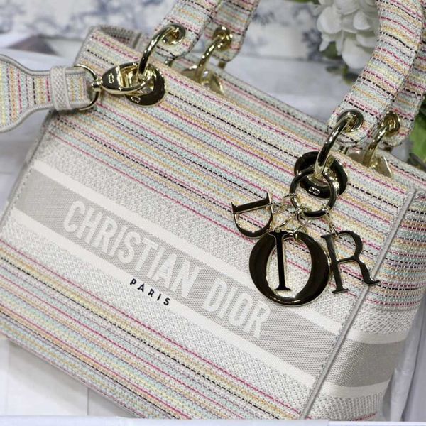 handbag lady's new multi color striped embroidery handbag in spring and summer of 2021 handbag zly
handbag lady's new multi color striped embroidery handbag in spring and summer of 2021 handbag zly