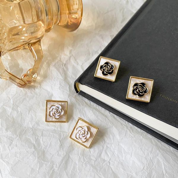 stud fashion black white flowers square roses metal earrings joker elegant sweet girl birthday present jewelry party, Golden;silver
stud fashion black white flowers square roses metal earrings joker elegant sweet girl birthday present jewelry party, Golden;silver