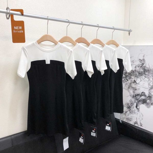 dress 2021 black summer t-shirt skirt women's stitching slim bag hip short waist small black
dress 2021 black summer t-shirt skirt women's stitching slim bag hip short waist small black