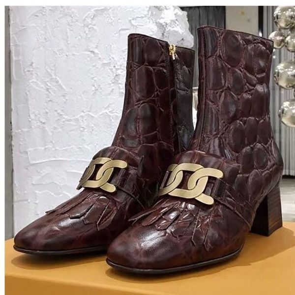 boots handmade gold metal chain combat for women 2021 cow leather tassel decor elastic rubber sole runway shoes, Black
boots handmade gold metal chain combat for women 2021 cow leather tassel decor elastic rubber sole runway shoes, Black