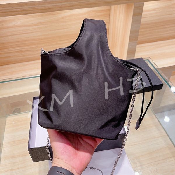 woman fashion mini messenger bag waterproof canvas handbag designer luxury one-shoulder bucket bags
woman fashion mini messenger bag waterproof canvas handbag designer luxury one-shoulder bucket bags