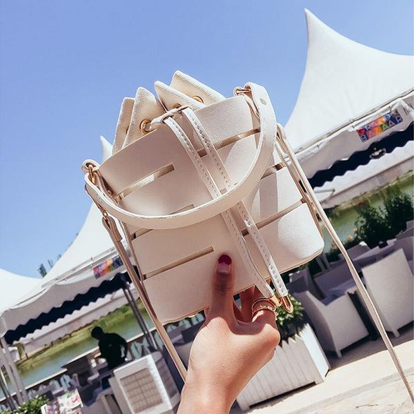 brand women's bag 2021 summer fashion senior designer hollow out handbag bucket single shoulder messenger bags
brand women's bag 2021 summer fashion senior designer hollow out handbag bucket single shoulder messenger bags