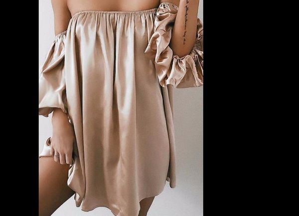 summer women dresses solid pink lady female clothes long bell sleeve loose lantern ruffled flounce off shoulder dress, Black;gray
summer women dresses solid pink lady female clothes long bell sleeve loose lantern ruffled flounce off shoulder dress, Black;gray