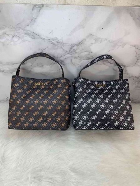 printing flower new gs old portable bucket large capacity single shoulder messenger women's bag
printing flower new gs old portable bucket large capacity single shoulder messenger women's bag