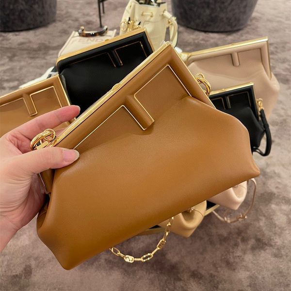 factory outlet luxury handbags and storage r09 2021 new first small metal wrapped large f letter calfskin single shoulder messenger clo
factory outlet luxury handbags and storage r09 2021 new first small metal wrapped large f letter calfskin single shoulder messenger clo