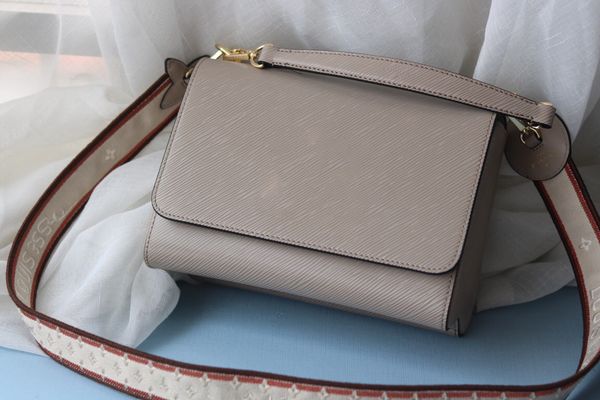 original luxurys designers bags handbags women's genuine leather twist lock flap handbag pochette monogrames twists lady should
original luxurys designers bags handbags women's genuine leather twist lock flap handbag pochette monogrames twists lady should