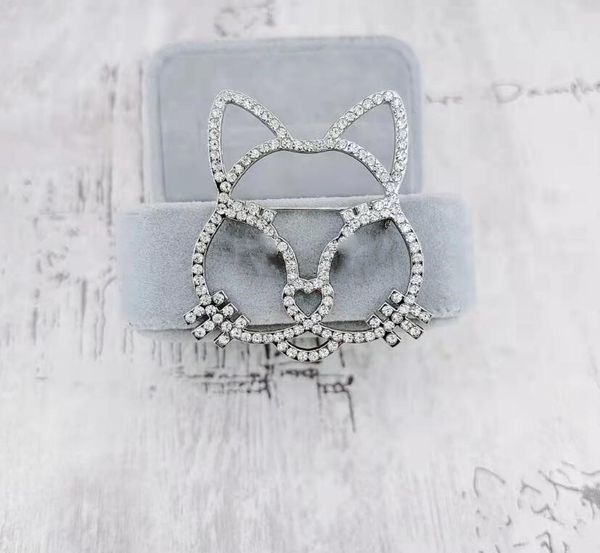 european and american cute cat letter brooch matching suit jacket sweater suit accessories fast delivery, Gray
european and american cute cat letter brooch matching suit jacket sweater suit accessories fast delivery, Gray