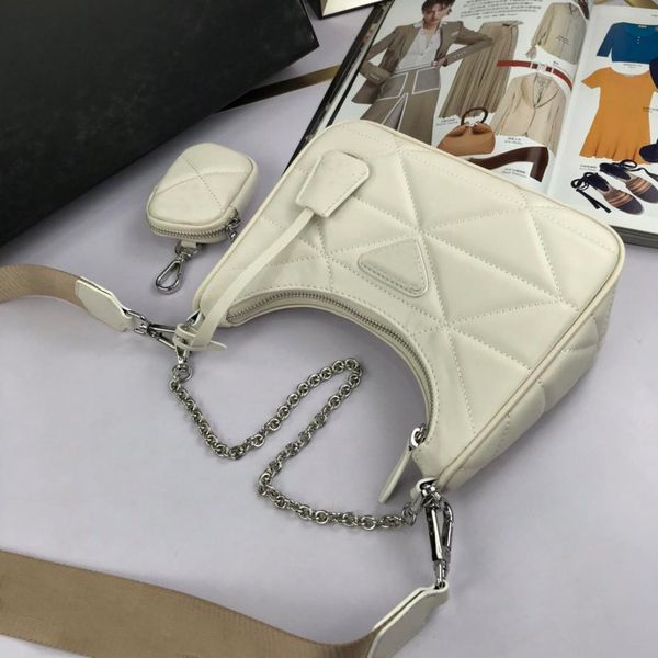 wholesale hobo crossbody purse luxury fashion one shoulder messenger sack cloud packet ladies designer handbag brand gift with box 85975, Black;red
wholesale hobo crossbody purse luxury fashion one shoulder messenger sack cloud packet ladies designer handbag brand gift with box 85975, Black;red