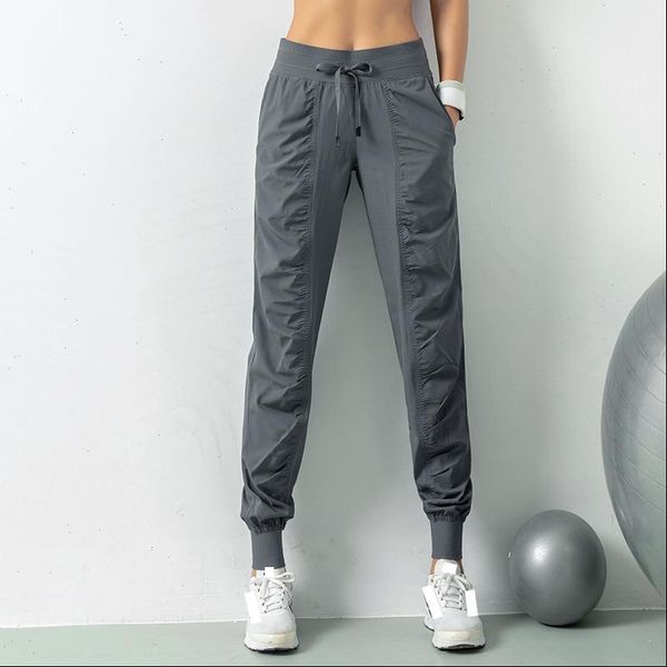 fashion clothing sweatpants sweat womens capri harem clothes loose and comfortable, Black;white
fashion clothing sweatpants sweat womens capri harem clothes loose and comfortable, Black;white