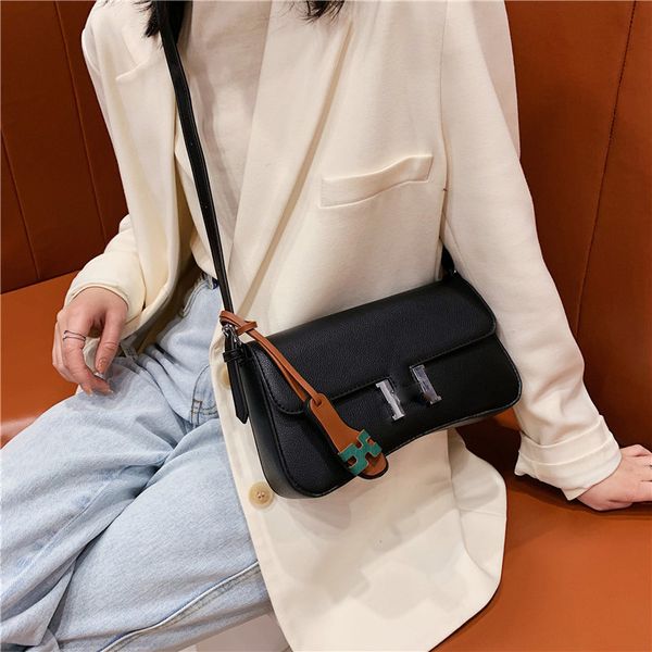 bag new korean fashion foreign style lock single shoulder underarm net red casual pu messenger bag
bag new korean fashion foreign style lock single shoulder underarm net red casual pu messenger bag