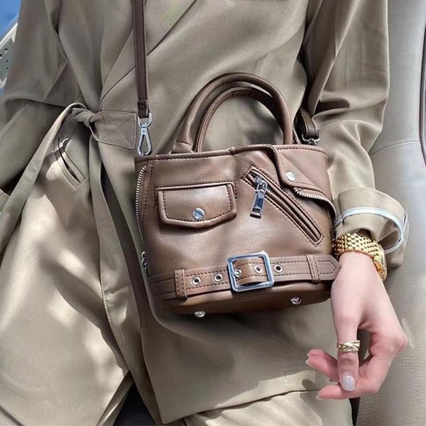 evening bags women designer bucket handbag casual pu shoulder bag fashion 2021 women's summer handle
evening bags women designer bucket handbag casual pu shoulder bag fashion 2021 women's summer handle
