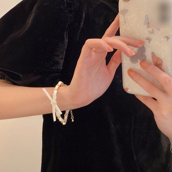 charm bracelets gentle niche design 20211 elegant color bow freshwater sweet bracelet for women girls party jewelry knot, Golden;silver
charm bracelets gentle niche design 20211 elegant color bow freshwater sweet bracelet for women girls party jewelry knot, Golden;silver