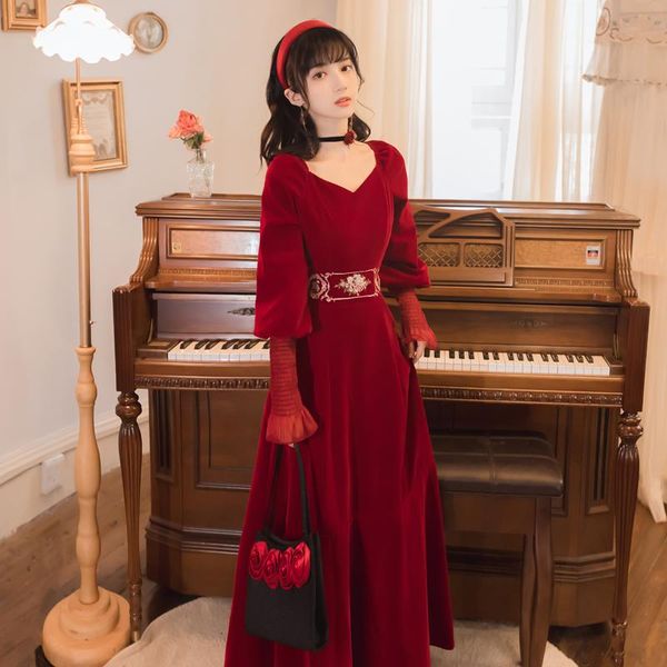 burgundy velvet long dress autumn retro women embroidery floral lantern sleeve v-neck elegant lady party night club vestido casual dresses, Black;gray
burgundy velvet long dress autumn retro women embroidery floral lantern sleeve v-neck elegant lady party night club vestido casual dresses, Black;gray