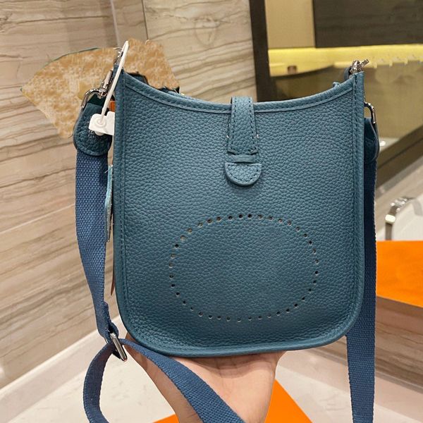 luxurys designers ladies bucket bag artwork 2021 women handbag fashion handbags mother shoulder bags brand cossbody wallet leather silk scar
luxurys designers ladies bucket bag artwork 2021 women handbag fashion handbags mother shoulder bags brand cossbody wallet leather silk scar