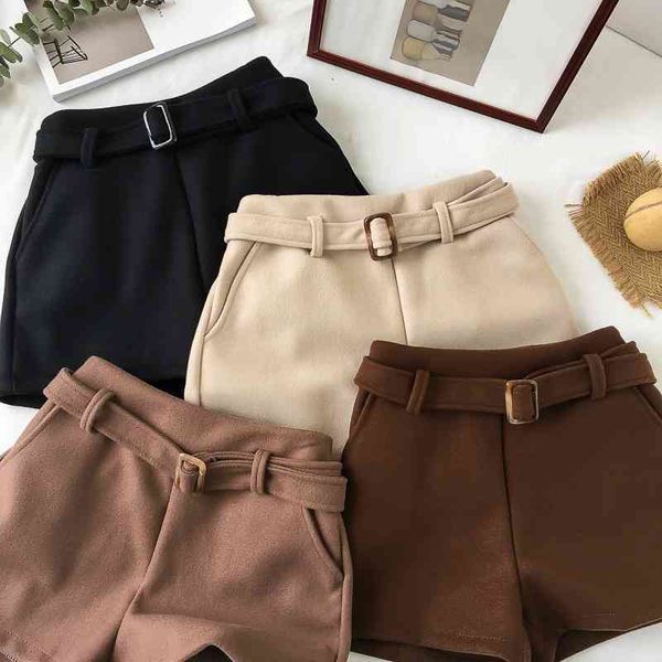 plus size korean shorts women autumn winter high waist with belt casual loose woolen thick warm boots short pants 210603, White;black
plus size korean shorts women autumn winter high waist with belt casual loose woolen thick warm boots short pants 210603, White;black