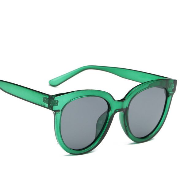large frame polarizing sunglasses women's dark green chaoren coated personality polarizers, White;black
large frame polarizing sunglasses women's dark green chaoren coated personality polarizers, White;black