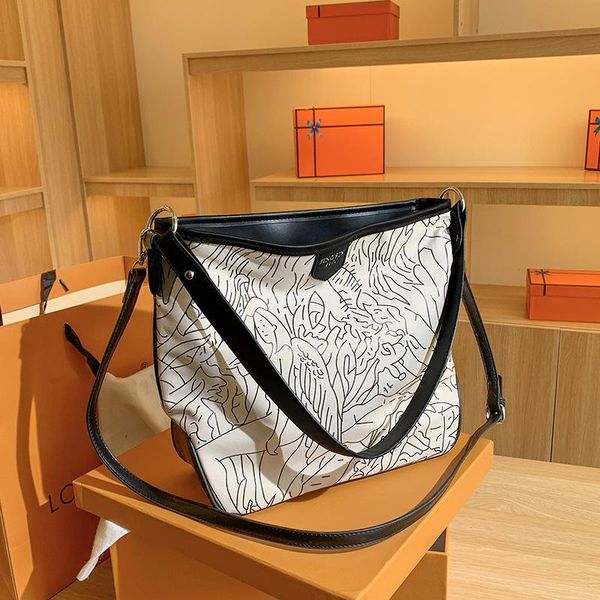 shoulder bags line drawing tote bag female 2021 fashion underarm simple casual large capacity
shoulder bags line drawing tote bag female 2021 fashion underarm simple casual large capacity