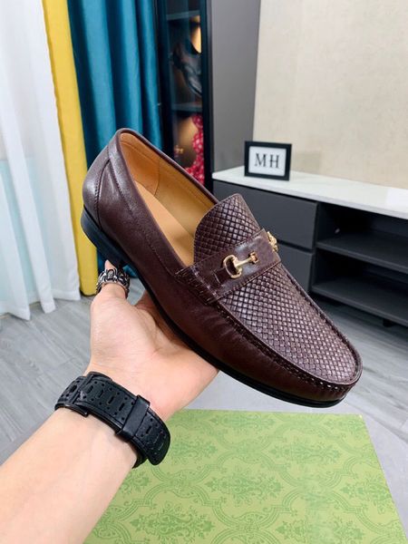 2022 men formal business brogue shoes new men's crocodile dress shoes male brand designer genuine leather wedding party flats size 38-4, Black
2022 men formal business brogue shoes new men's crocodile dress shoes male brand designer genuine leather wedding party flats size 38-4, Black