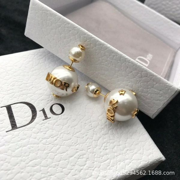 70% off outlet online family new style pearl earrings female net red fashion high edition silver needle letter earrings, Golden
70% off outlet online family new style pearl earrings female net red fashion high edition silver needle letter earrings, Golden