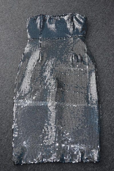 winter fashion strapless backless glitter silver midi women bodycon bandage dress 2021 elegant evening club party casual dresses, Black;gray
winter fashion strapless backless glitter silver midi women bodycon bandage dress 2021 elegant evening club party casual dresses, Black;gray