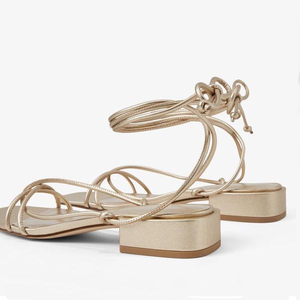 spring/summer 2021 low-heeled thin straps ladies fairy wind strappy square head open toe sandals women, Black
spring/summer 2021 low-heeled thin straps ladies fairy wind strappy square head open toe sandals women, Black