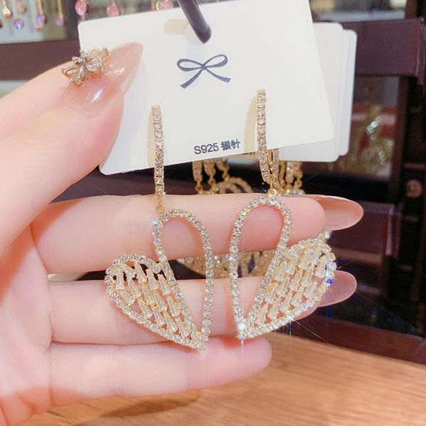 love long exaggerated personality ear buckle 925 silver needle 14k real gold stud earrings for women cubic zircon zc, Golden;silver
love long exaggerated personality ear buckle 925 silver needle 14k real gold stud earrings for women cubic zircon zc, Golden;silver
