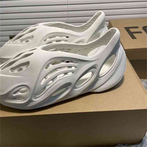 fashion brand slippers foam men super great quality runner outdoor basketball football soccer sneakers sports sandal leisure gift summer par, Black 
fashion brand slippers foam men super great quality runner outdoor basketball football soccer sneakers sports sandal leisure gift summer par, Black