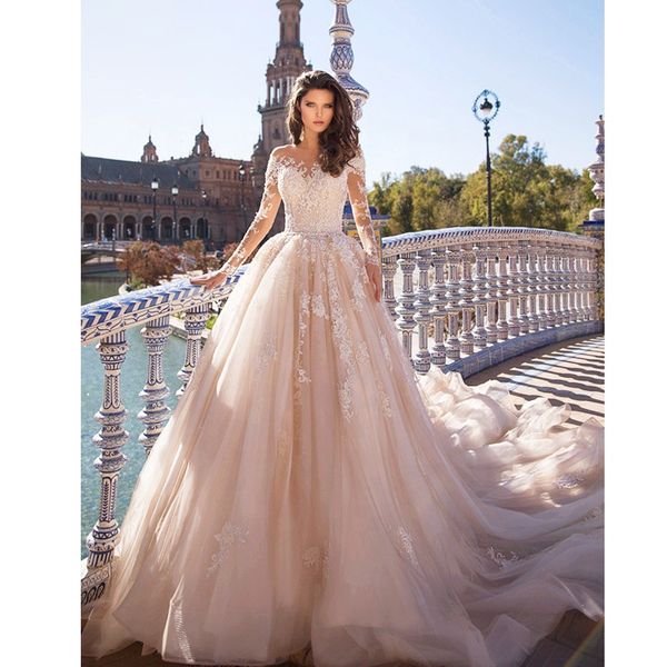 2021 morden tulle lace appliqued wedding dress scoop neck bridal gown vestido de noiva latest design big size vintage style, White
2021 morden tulle lace appliqued wedding dress scoop neck bridal gown vestido de noiva latest design big size vintage style, White