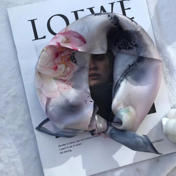 scarves square handkerchief 100% real silk scarf women headscarf hairband pashmina neckerchief female hijab foulard bandana, Blue;gray
scarves square handkerchief 100% real silk scarf women headscarf hairband pashmina neckerchief female hijab foulard bandana, Blue;gray