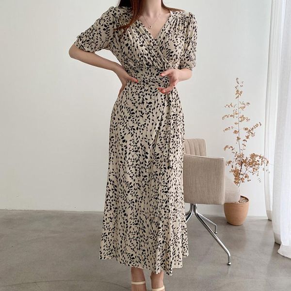 casual dresses vintage korean style for women v neck floral one-piece chiffon kawaii pleated dress elegant vestidos summer 2021, Black;gray
casual dresses vintage korean style for women v neck floral one-piece chiffon kawaii pleated dress elegant vestidos summer 2021, Black;gray