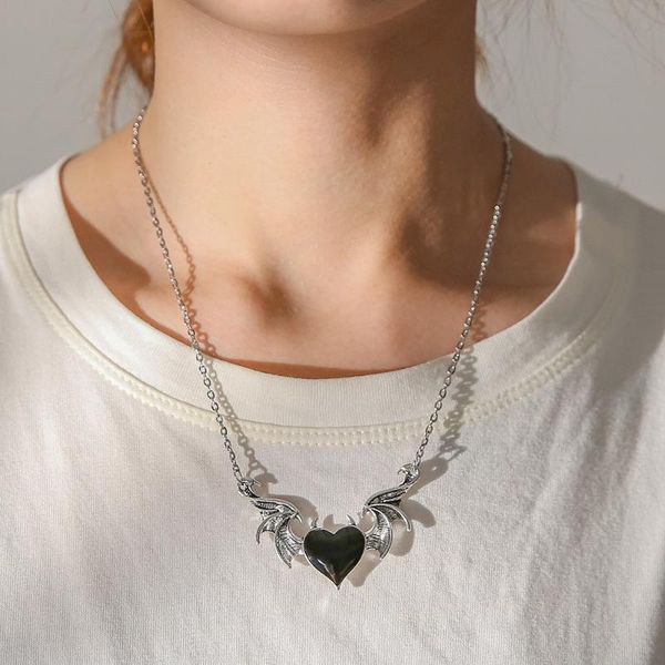 pendant necklaces vintage gothic style black heart metal wing female for women fashion simple silver color chain collares mujer
pendant necklaces vintage gothic style black heart metal wing female for women fashion simple silver color chain collares mujer