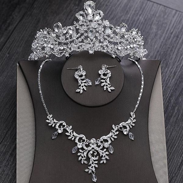 wedding jewelry sets luxury sparkling crystal bridal choker necklace earrings tiaras african beads set, Slivery;golden
wedding jewelry sets luxury sparkling crystal bridal choker necklace earrings tiaras african beads set, Slivery;golden