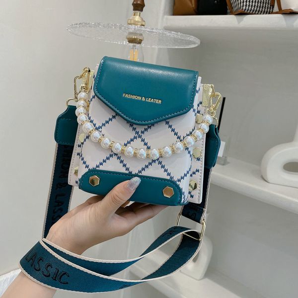 daily bag pearl hand mobile phone bag 2021 new summer fashion contrast color small square bag fresh western style crossbody
daily bag pearl hand mobile phone bag 2021 new summer fashion contrast color small square bag fresh western style crossbody