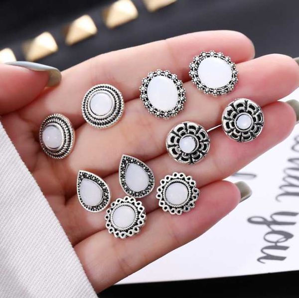 stud meyfflin vintage earrings for women boucle d'oreille jewelry bohemia carved flower opal earring set droplets brincos, Golden;silver
stud meyfflin vintage earrings for women boucle d'oreille jewelry bohemia carved flower opal earring set droplets brincos, Golden;silver