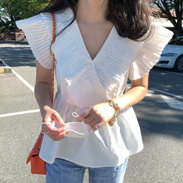korean chic temperament white v neck flying sleeve blouse women pleated slim waist ruffled hem doll shirts blusas mujer 210610
korean chic temperament white v neck flying sleeve blouse women pleated slim waist ruffled hem doll shirts blusas mujer 210610