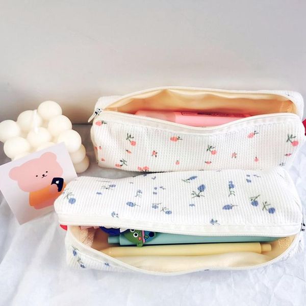 storage bags fresh style pencil bag small flowers cases cute simple pen school supplies stationery
storage bags fresh style pencil bag small flowers cases cute simple pen school supplies stationery