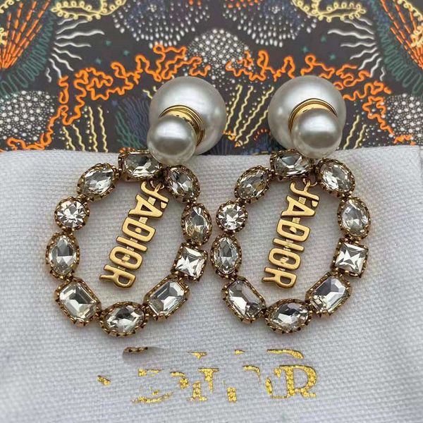 charms new 2021 pearl color diamond 'white diamond earrings letter brass 925, Golden
charms new 2021 pearl color diamond 'white diamond earrings letter brass 925, Golden