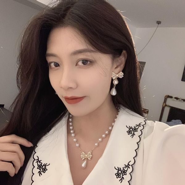 stud pearl bow earrings necklace ins wind korean fashion vintage clavicle chain pendant jewelry for woman 2021, Golden;silver
stud pearl bow earrings necklace ins wind korean fashion vintage clavicle chain pendant jewelry for woman 2021, Golden;silver