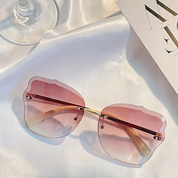 sunglasses vintage woman rimless sun glasses for women european fashion trendy street s uv400 eyewear driving shade oculos, White;black
sunglasses vintage woman rimless sun glasses for women european fashion trendy street s uv400 eyewear driving shade oculos, White;black