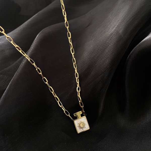u excellent ornaments 18k ti-tanium steel necklace, fashion shell, perfume bottle, pendant, rough chain, short net, net red clavicle chain., Silver
u excellent ornaments 18k ti-tanium steel necklace, fashion shell, perfume bottle, pendant, rough chain, short net, net red clavicle chain., Silver