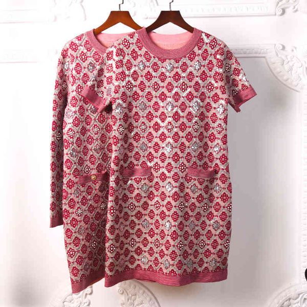 casual dresses 2021 autumn female fashion pearls, beads, knitted or crocheted, Black;gray
casual dresses 2021 autumn female fashion pearls, beads, knitted or crocheted, Black;gray