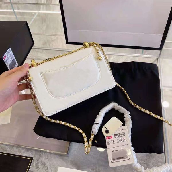 luxury ladies brand designer shoulder bags leather adjustable chain crossbody handbag 2021 fashionable female bag
luxury ladies brand designer shoulder bags leather adjustable chain crossbody handbag 2021 fashionable female bag