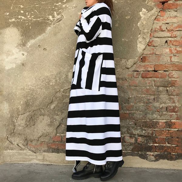 autumn coat new explosions women's long sleeve hooded stripe splicing long, Tan;black
autumn coat new explosions women's long sleeve hooded stripe splicing long, Tan;black