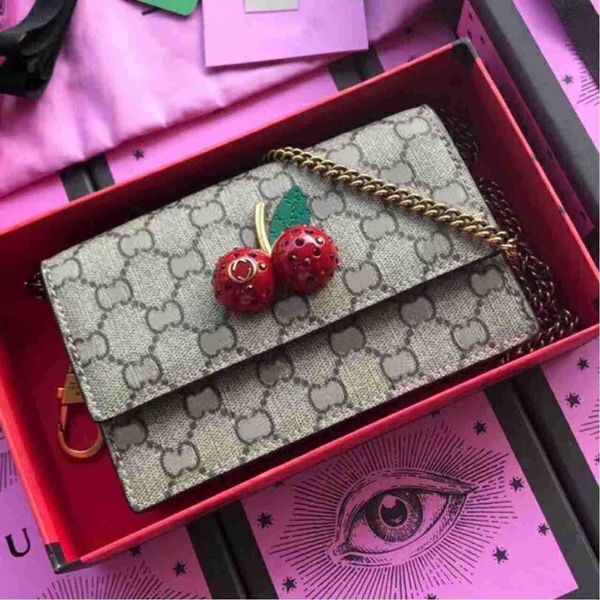luxury handbags 2021 envelope cherry print mini new chain bag single shoulder messenger bag
luxury handbags 2021 envelope cherry print mini new chain bag single shoulder messenger bag