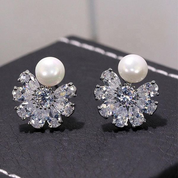 stud luxury silver color imitation pearl earrings for women creative design sweet girl party statement jewelry, Golden;silver
stud luxury silver color imitation pearl earrings for women creative design sweet girl party statement jewelry, Golden;silver
