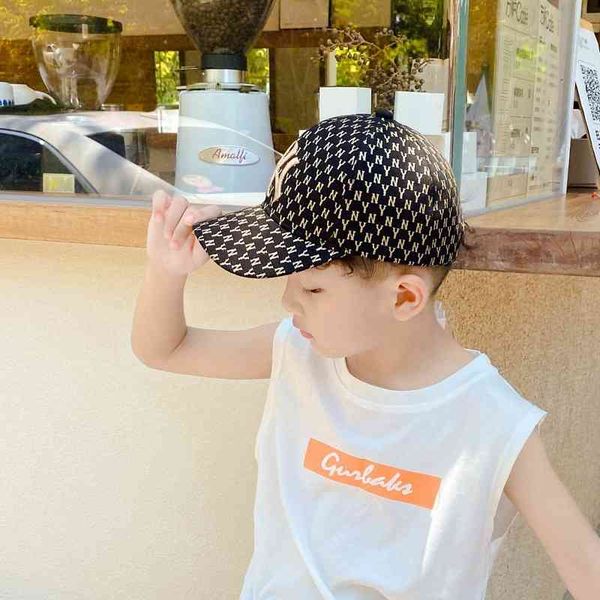 children's parent-child baseball trend korean duck tongue boys and girls baby sun children's hat, Black;white
children's parent-child baseball trend korean duck tongue boys and girls baby sun children's hat, Black;white