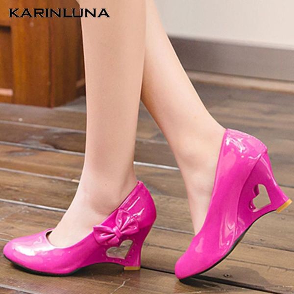 dress shoes karin 2021 brand design big size 43 patent leather women pumps strange style heel platform butterfly-knot summer woman, Black
dress shoes karin 2021 brand design big size 43 patent leather women pumps strange style heel platform butterfly-knot summer woman, Black
