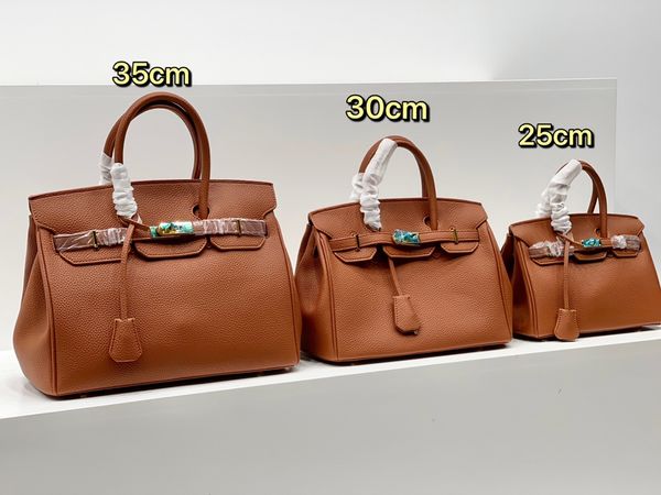 fashion high-quality purse women totes shoulder bags with stamped lock cowskin genuine leather handbag scarf horse charm high-capacity diffe
fashion high-quality purse women totes shoulder bags with stamped lock cowskin genuine leather handbag scarf horse charm high-capacity diffe