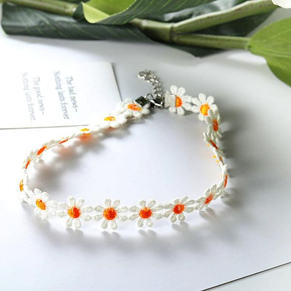 chokers 2021 fashion daisy collar women lace party casual bohemian yellow flower hippie necklace white jewelry gifts, Golden;silver
chokers 2021 fashion daisy collar women lace party casual bohemian yellow flower hippie necklace white jewelry gifts, Golden;silver